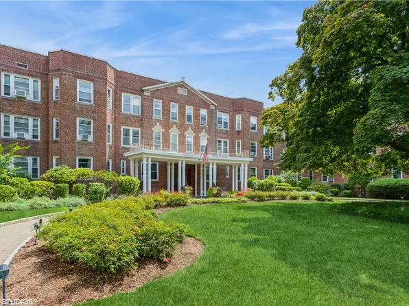 101 Old Mamaroneck Road #2D4, White Plains, NY 10605