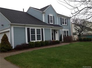 1991 Fairfield Dr, Rochester Hills, MI 48306
