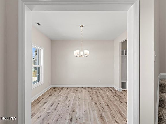 5th image of 912 Wild Azalea Way