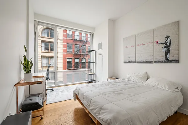 Rented by SERHANT. | media 5