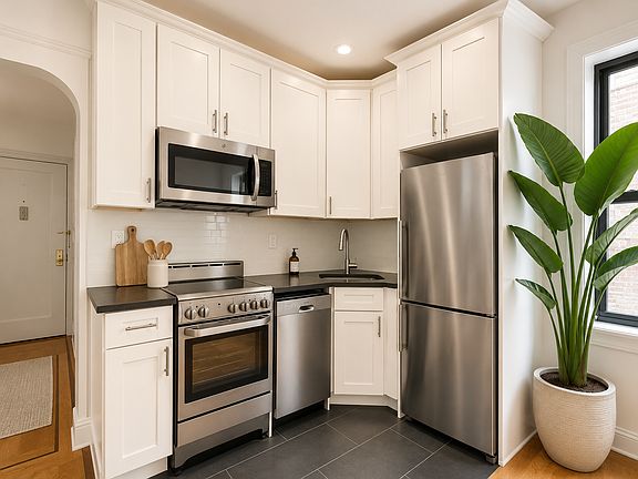 3rd image of 55 W 92nd St APT 3-A