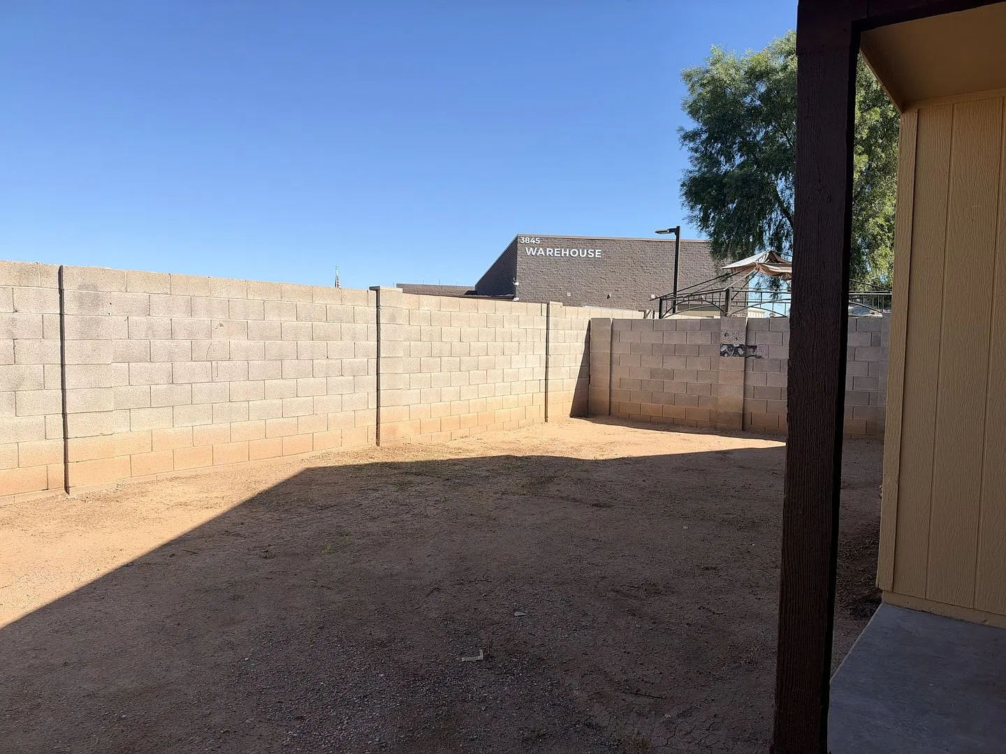 3 bed in Phx 91st/Indian School — Photo 2