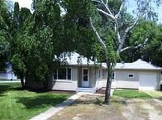 600 W Pleasant St, Sheridan, IL 60551