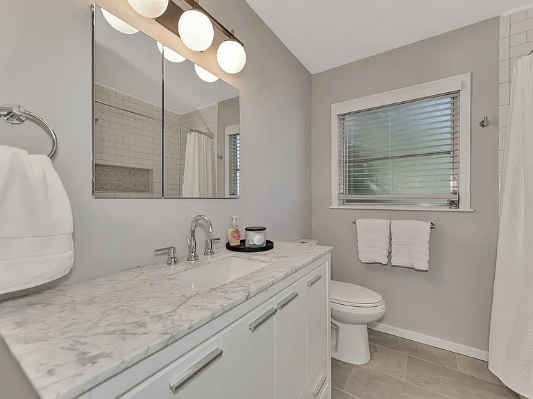 1726 Floyd St — Photo 30