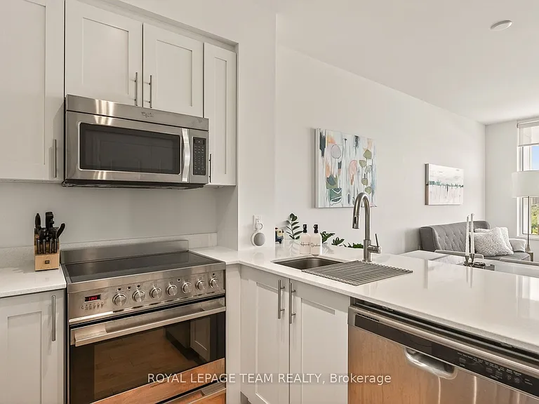 1035 Bank St #1504 — Photo 2