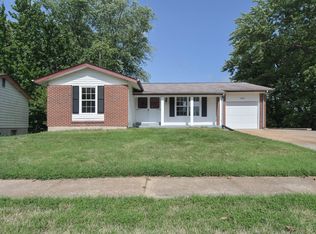 2303 Gladiator Dr, Fenton, MO 63026