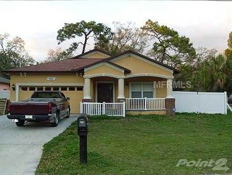 2nd image of 901 W Knollwood St