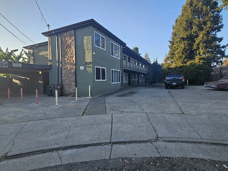 4101 Porter St #6 — Photo 1