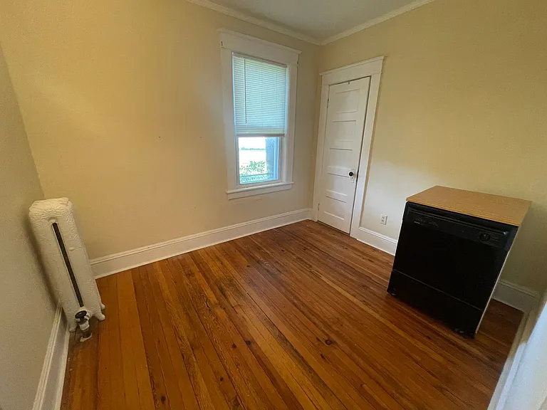 111 Benedict Rd — Photo 10