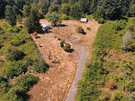 4th image of 19663 SW McCormick Hill Rd