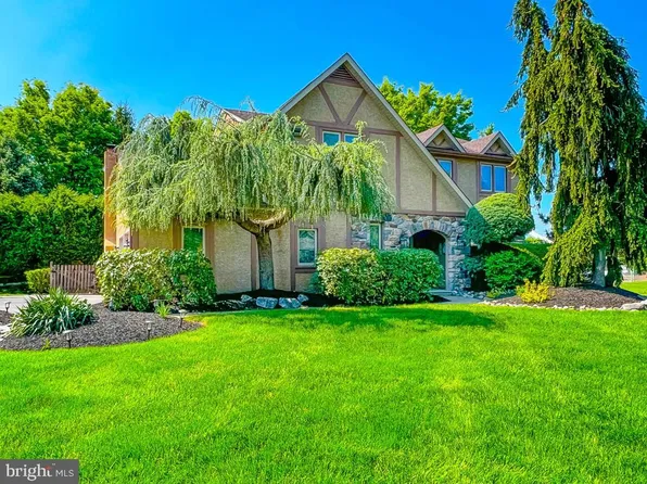 7 Jericho Rd, Holland, PA 18966