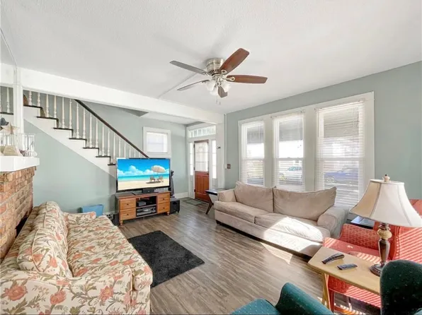 202 S College Ave, Warrensburg, MO 64093