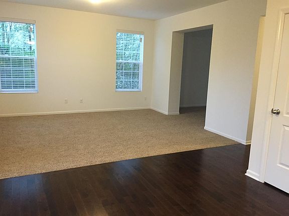 3rd image of 11346 Pinnacle Dr #39