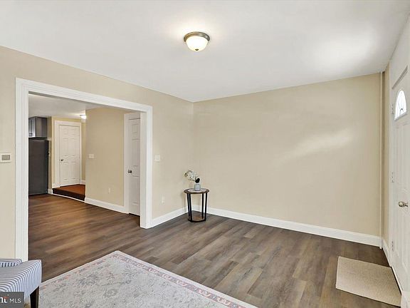 5th image of 31 W Washington St