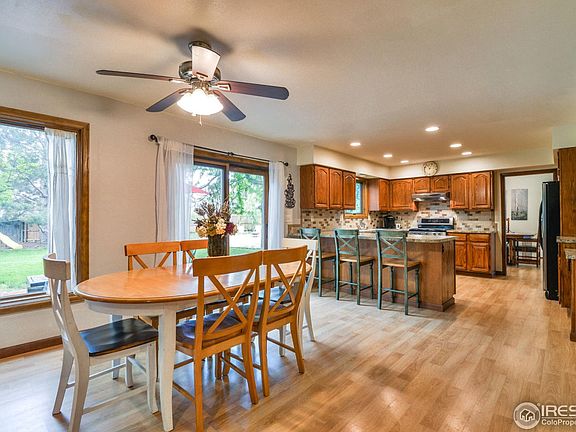 Open kitchen and eat-in area
