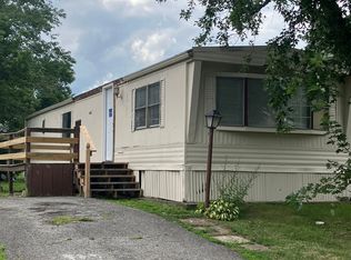 537 Falls Church Rd, Imperial, PA 15126