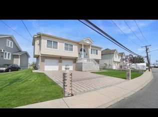 53 East Avenue, Lawrence, NY 11559