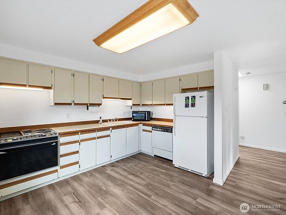 4th image of 8225 212th Street SW #302