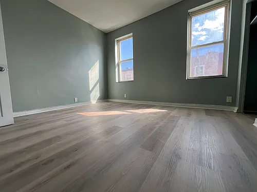 445 W Carey St Photo 1