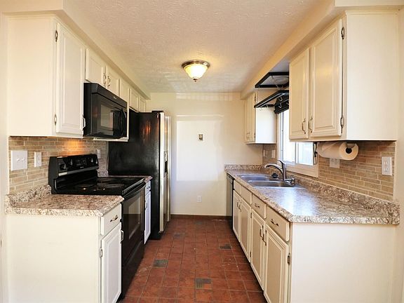 2nd image of 308 Sandwood Pl