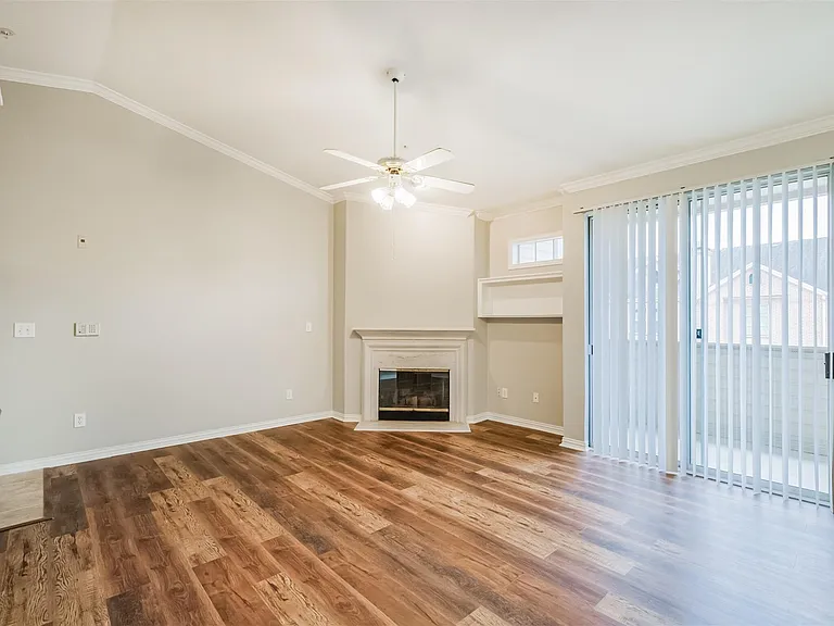 2111 Welch St #B304 — Photo 4