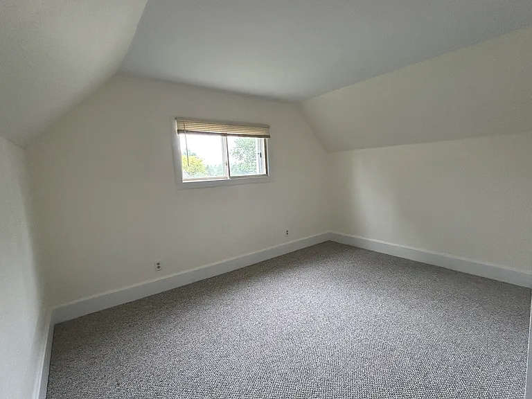 637 W Main St — Photo 14