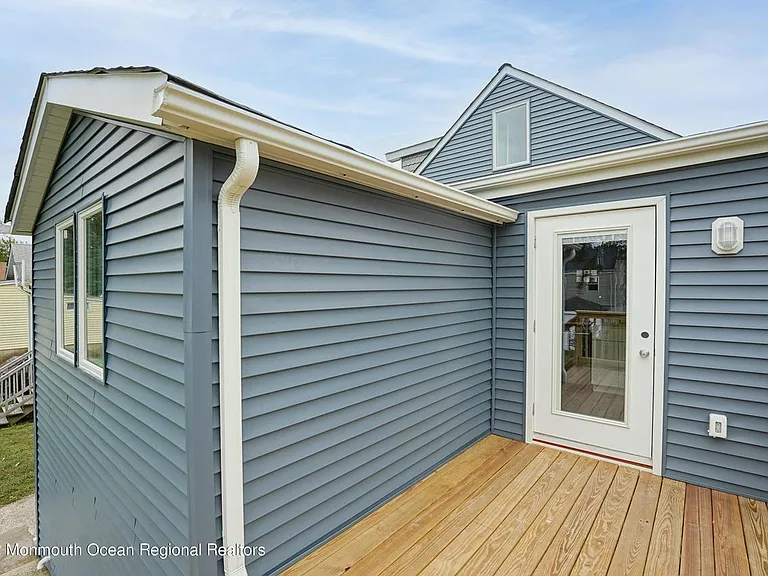 530 E Point Pleasant Ave — Photo 17