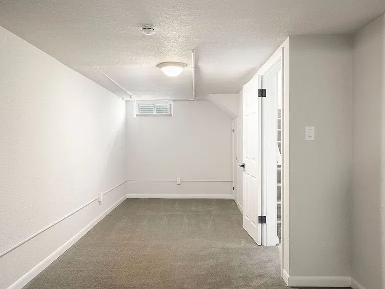 2085 S Saint Paul St — Photo 9