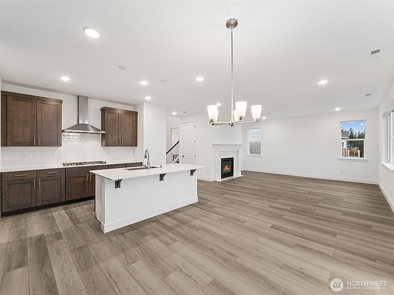 5th image of 10637 Treasure Drive NW #121