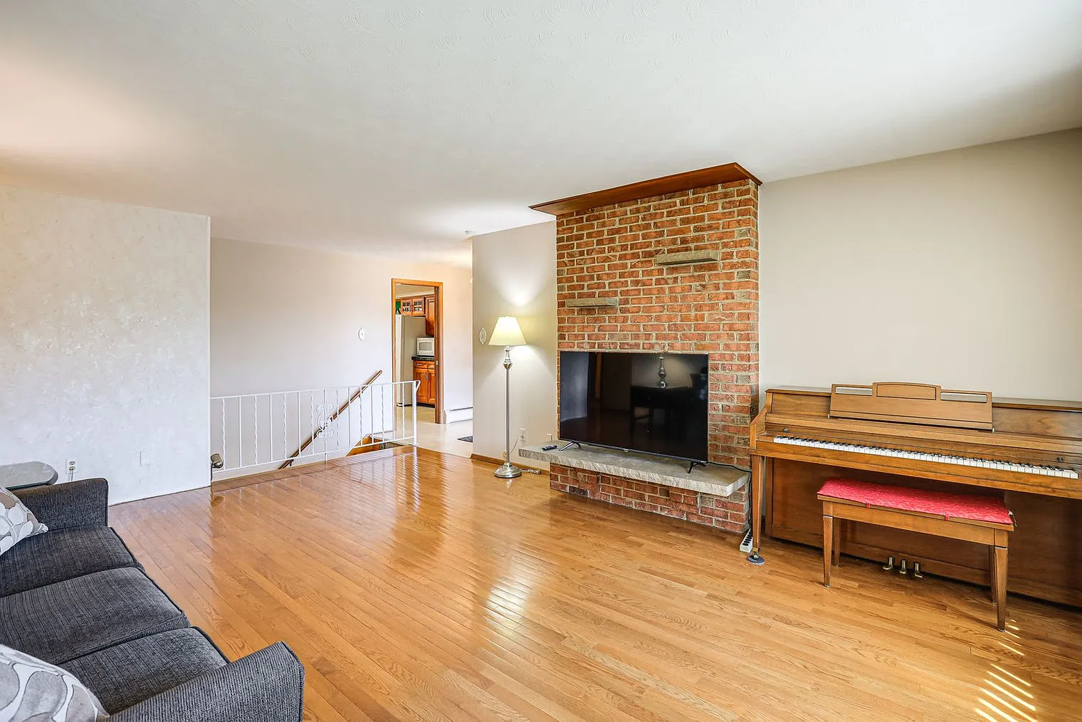 2 bed, 3.0 bath, 1345 sqft, $2,871 — Photo 3