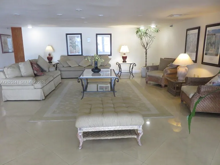 2457 Collins Ave #1602 — Photo 15