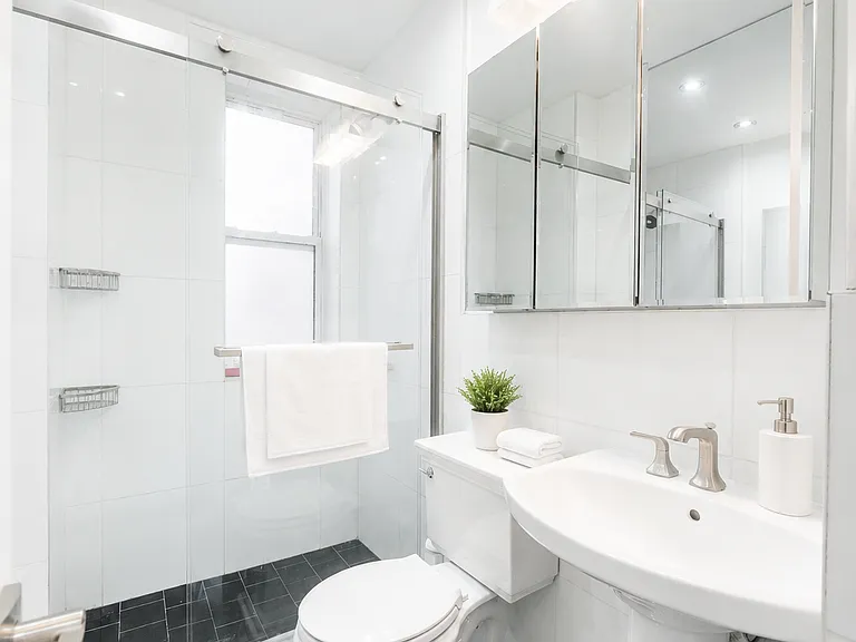 162 W 13th St #41 — Photo 5