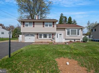 738 Longstreth Rd, Warminster, PA 18974