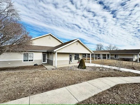 1806 Main St, Gowrie, IA 50543