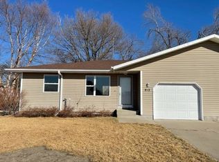 812 4th St, Aurora, NE 68818