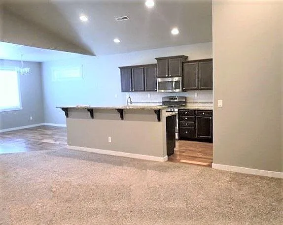 1610 W Cactus St — Photo 8