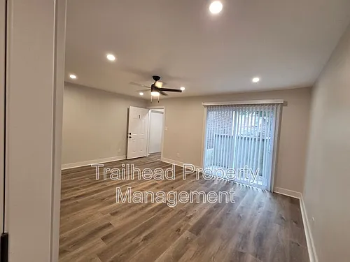1107 W 40th St #1 Photo 1