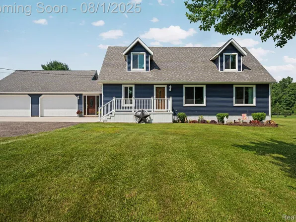 3232 W Schafer Rd, Pinckney, MI 48169