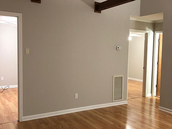 Everything is like new.....fresh paint on all the walls, trim and ceiling!