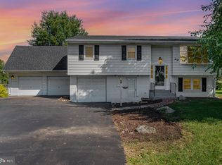 1264 W Trindle Rd, Mechanicsburg, PA 17055