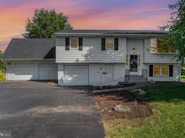 1264 W Trindle Rd, Mechanicsburg, PA 17055