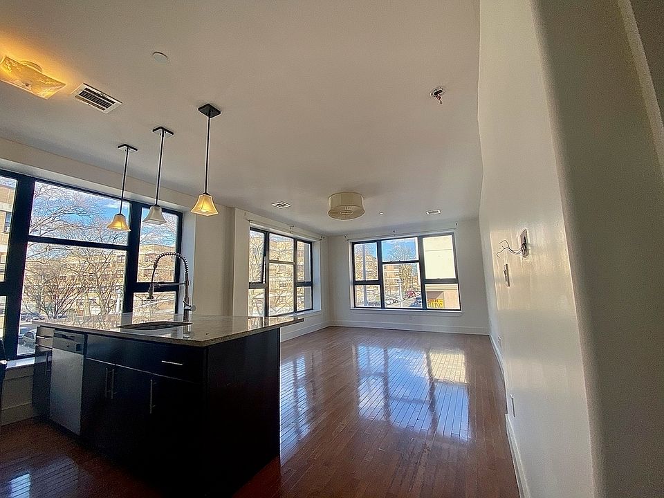 1st image of 180 Scholes St APT 3E