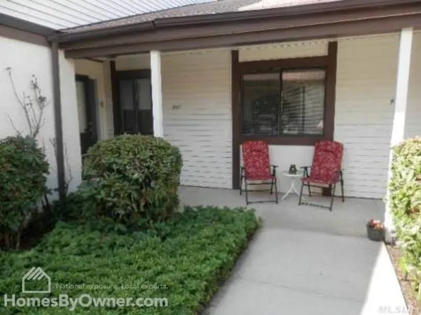 407 Gotham Ct N, Saint James, NY 11780