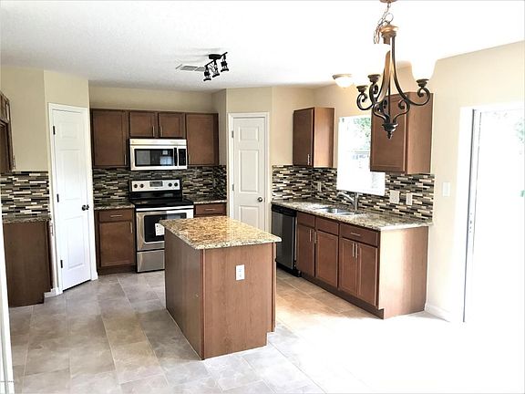 2nd image of 3821 Sunset Cove Dr