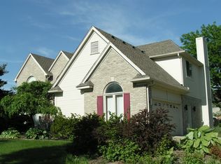 3306 Gilsam Ct, Rochester Hills, MI 48309