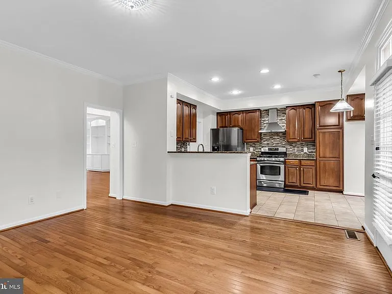 6618 Frost Lake Ln — Photo 11