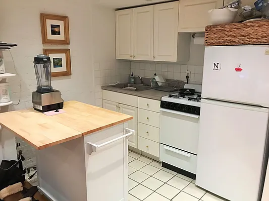 Rented by Joe Gotham LTD | media 17