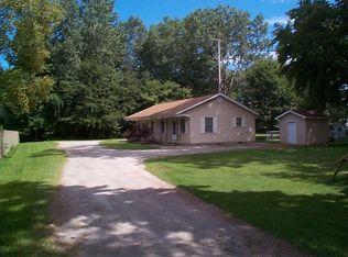 900 Harding Rd, Essexville, MI 48732