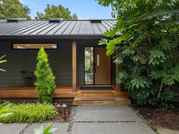 752 Lake Forest Dr, Lake Oswego, OR 97034