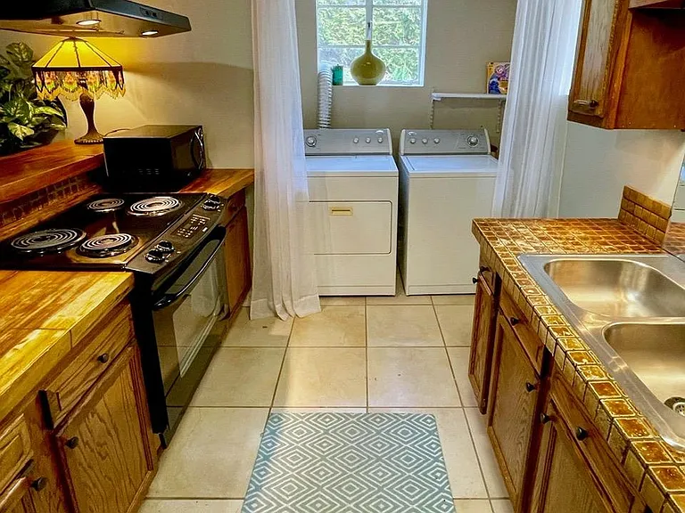 3542 Pleasant Valley Rd #LOWERLEVEL — Photo 7